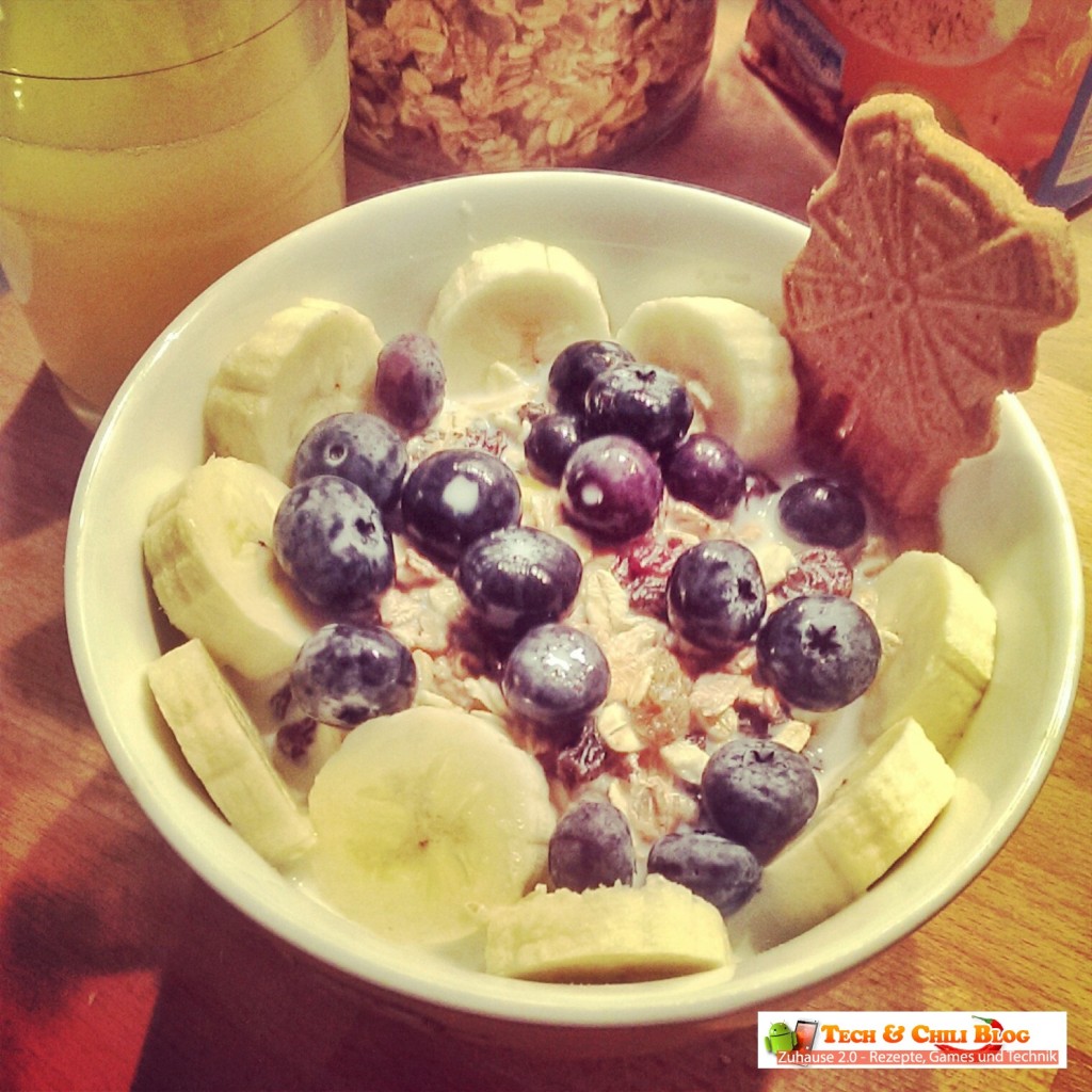 Frühstück-mit-Blaubeeren-Banane-Müsli