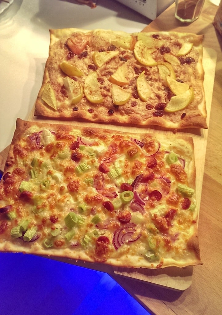 Schneller Flammkuchen halb halb