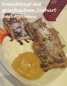 Frenchtoast mit griechischem Joghurt und Apfelmus